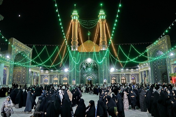 شب میلاد امام حسن عسکری(ع) در حرم کریمه اهل بیت(س)