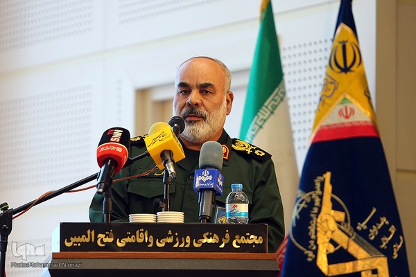 آئین اختتامیه مسابقات سراسری قرآن کریم نیروی زمینی سپاه با حضور سردار سرتیپ پاسدار «محمد کرمی» فرمانده نیروی زمینی سپاه شامگاه چهارشنبه 9 مهرماه در مجتمع فتح المبین برگزار شد.