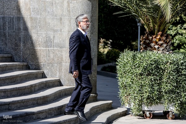 حاشیه جلسه هیئت دولت