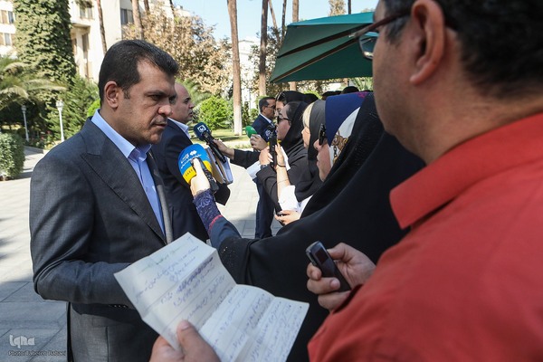 حاشیه جلسه هیئت دولت