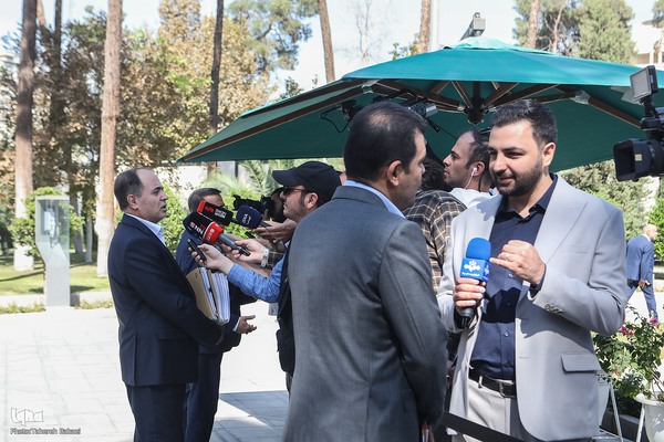 حاشیه جلسه هیئت دولت