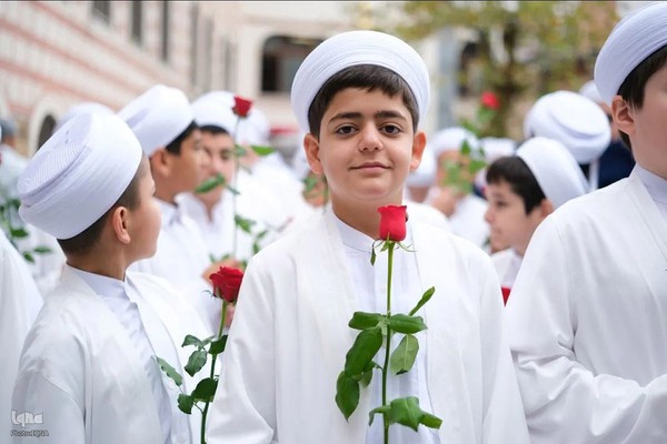 جشن فارغ‌التحصیلی صدها قرآن‌آموز در مسجد سلطان سلیم استانبول