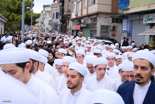 جشن فارغ‌التحصیلی صدها قرآن‌آموز در مسجد سلطان سلیم استانبول