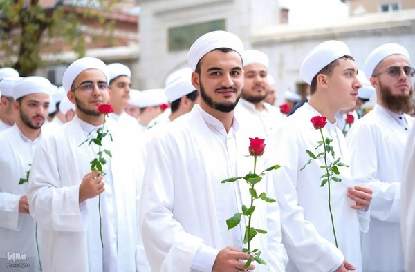 جشن فارغ‌التحصیلی صدها قرآن‌آموز در مسجد سلطان سلیم استانبول