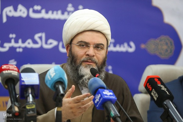 نشست هم‌اندیشی دستگاه‌های حکومتی و مجموعه‌های قرآنی پیرامون اجرای طرح زندگی با آیه‌ها