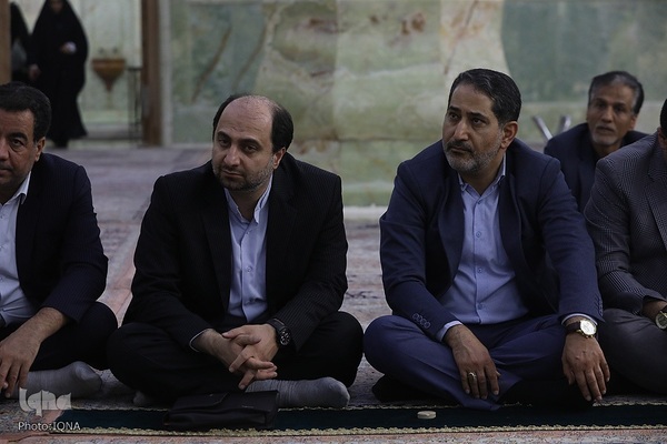 غبارروبی حرم مطهر حضرت فاطمه معصومه(س) توسط جهادگران جهاددانشگاهی