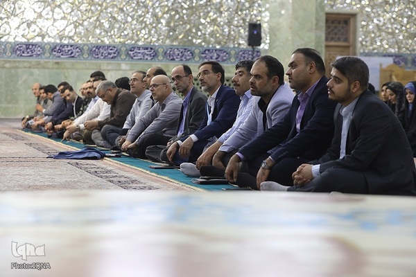 غبارروبی حرم مطهر حضرت فاطمه معصومه(س) توسط جهادگران جهاددانشگاهی