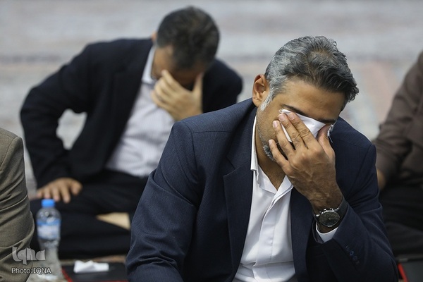 غبارروبی حرم مطهر حضرت فاطمه معصومه(س) توسط جهادگران جهاددانشگاهی