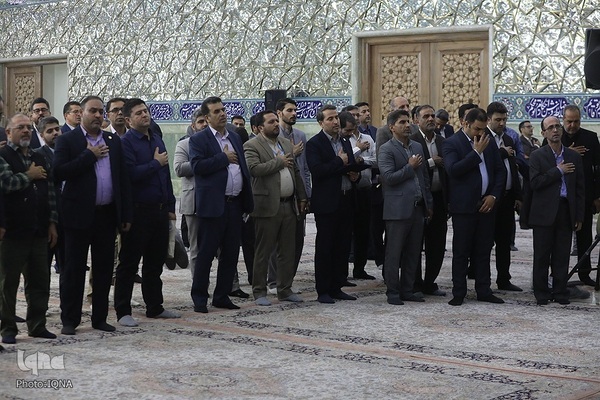 غبارروبی حرم مطهر حضرت فاطمه معصومه(س) توسط جهادگران جهاددانشگاهی