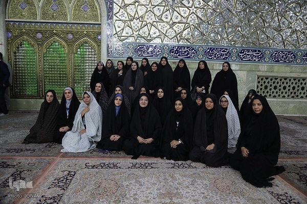 غبارروبی حرم مطهر حضرت فاطمه معصومه(س) توسط جهادگران جهاددانشگاهی