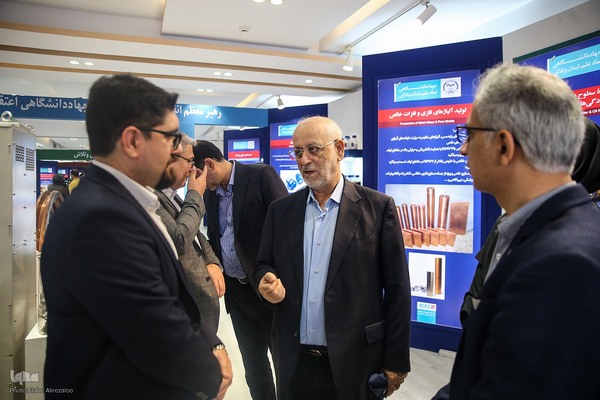 روز دوم نمایشگاه دستاوردهای علمی و فناورانه جهاددانشگاهی