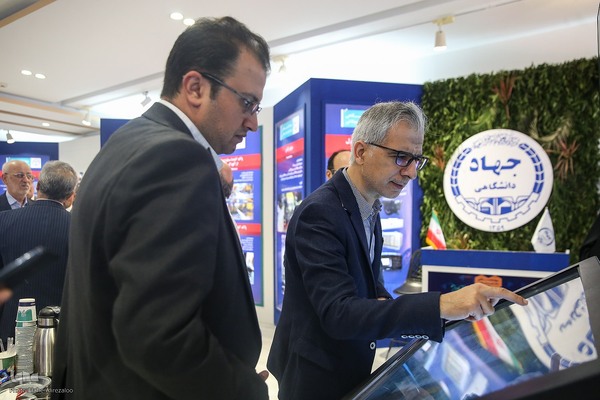 روز دوم نمایشگاه دستاوردهای علمی و فناورانه جهاددانشگاهی