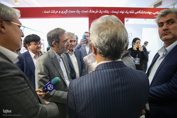 روز دوم نمایشگاه دستاوردهای علمی و فناورانه جهاددانشگاهی