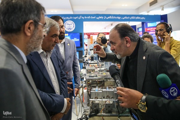 روز دوم نمایشگاه دستاوردهای علمی و فناورانه جهاددانشگاهی