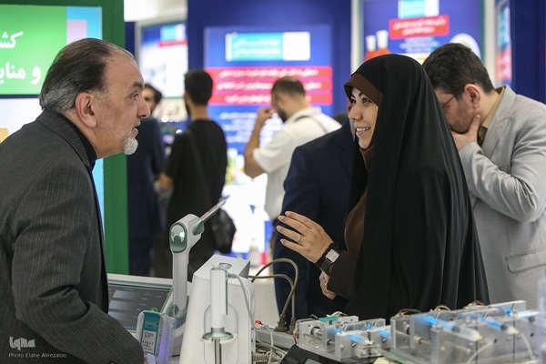 روز دوم نمایشگاه دستاوردهای علمی و فناورانه جهاددانشگاهی