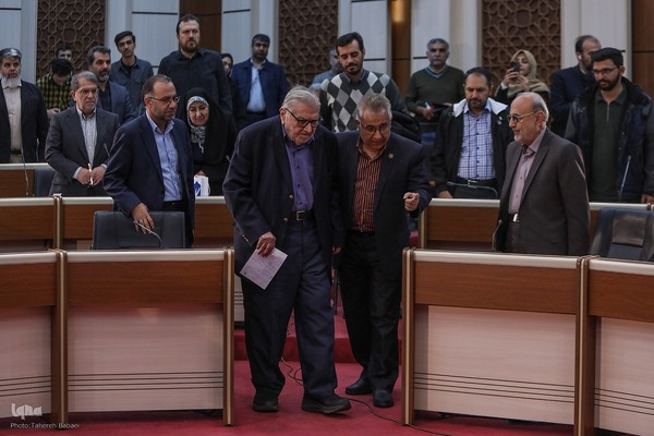 مهدی گلشنی – استاد ممتاز دانشگاه صنعتی شریف