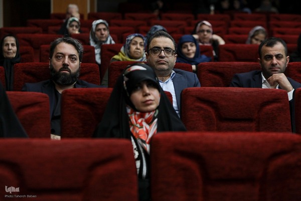 آیین رونمایی کتاب تقویم تاریک