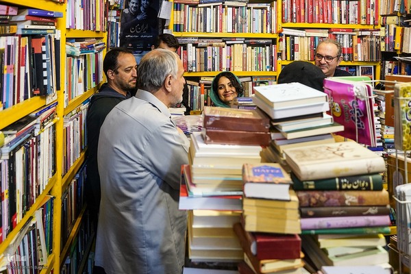 آیین کتابگردی سی‌وسومین دوره هفته کتاب