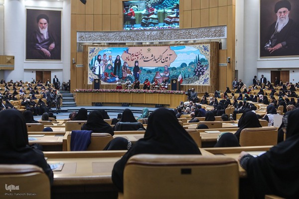 آیین گرامیداشت روز زن و مقام مادر