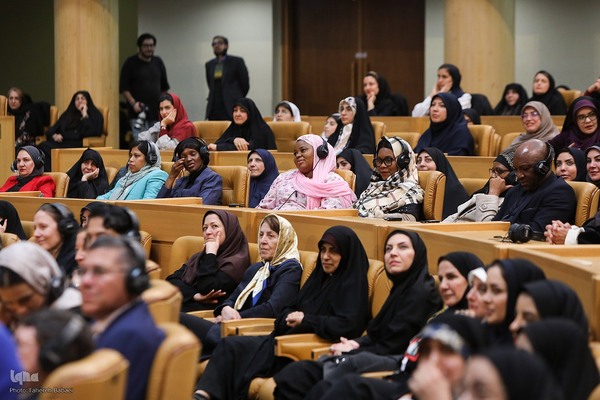 آیین گرامیداشت روز زن و مقام مادر