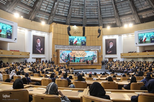 آیین گرامیداشت روز زن و مقام مادر