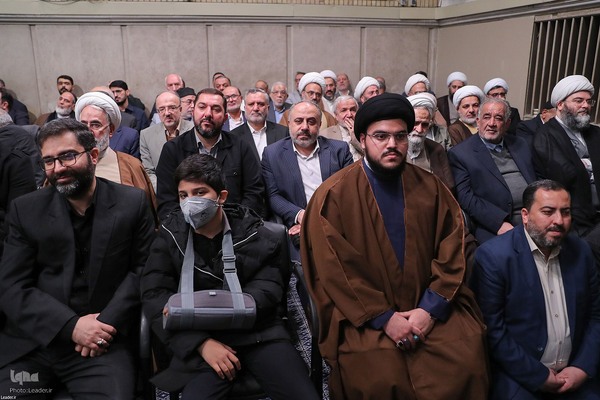 دیدار هزاران نفر از مداحان و ستایشگران اهل بیت(ع)