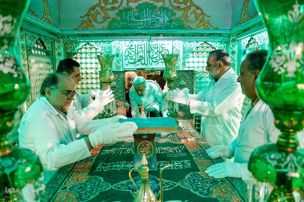 مراسم غبارروبی و محفل انس با قرآن در آستان امامزاده صالح (ع)