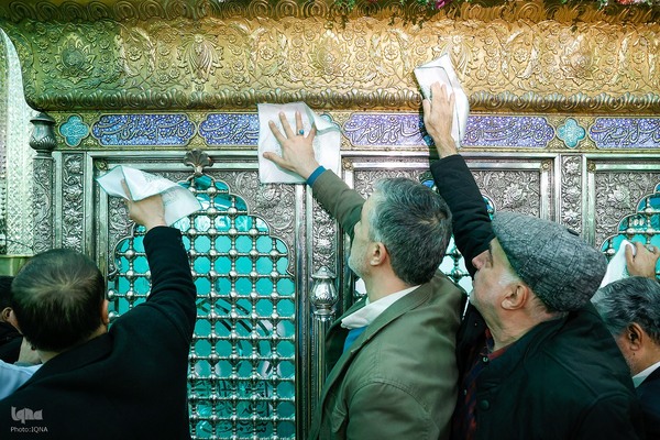 مراسم غبارروبی و محفل انس با قرآن در آستان امامزاده صالح (ع)