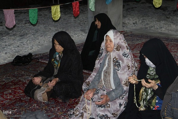 مسجدی که سوخت ولی نماز جماعت آن خاموش نشد