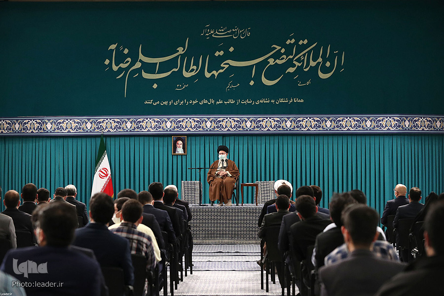 L'ayatollah Khamenei s'exprime devant les jeunes élites iraniennes