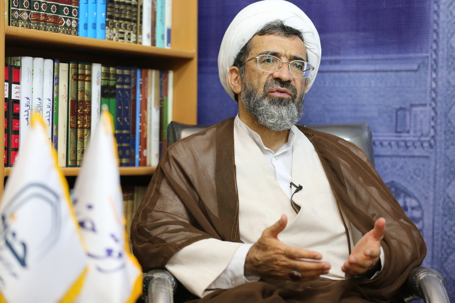 L’Allameh Hassanzadeh Amoli utilisait les mathématiques pour la détermination de la qibla