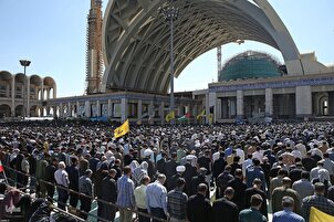 Une foule immense à la prière du vendredi de Téhéran