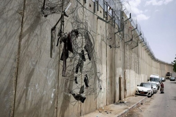 Обеспокоенность палестинцев по поводу строительства разделительной стены сионистами